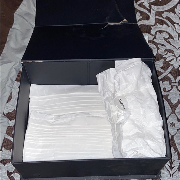 GONE🎉🎉💛💛Chanel small boy limited ed RARE 💛 - Picture 12 of 17